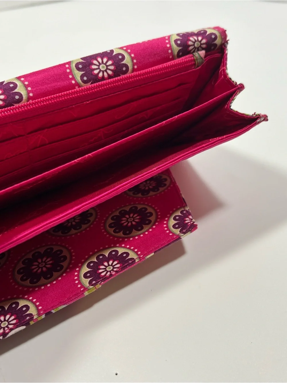 Vera Bradley "Very Berry Paisley" Travel Wallet - Picture 7 of 14